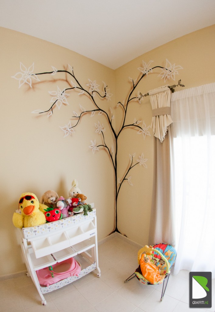 UAE-Painter-Artist-babyroom-tree